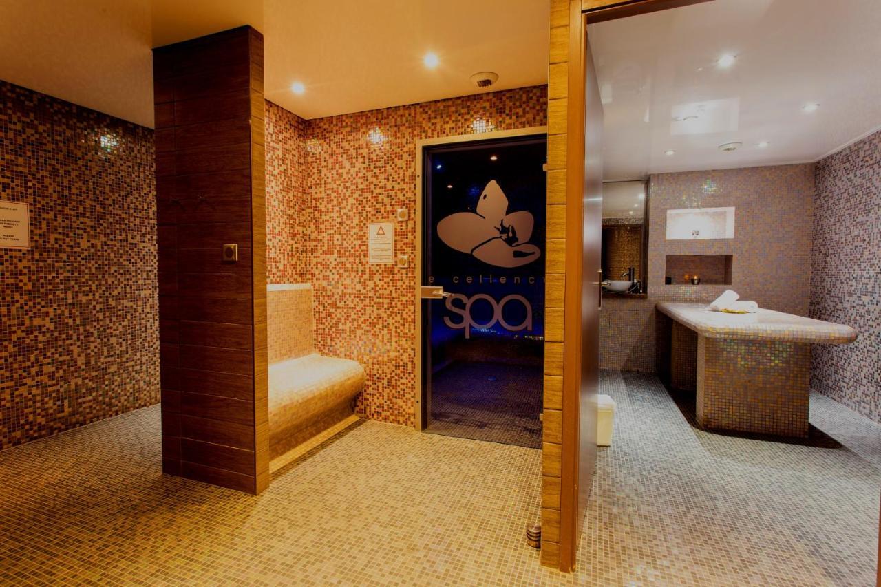 Ax Hotel Spa & Restaurant Chorges Exterior photo