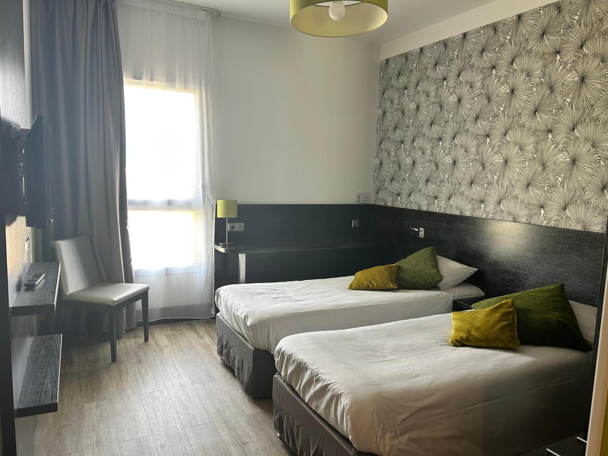 Ax Hotel Spa & Restaurant Chorges Room photo
